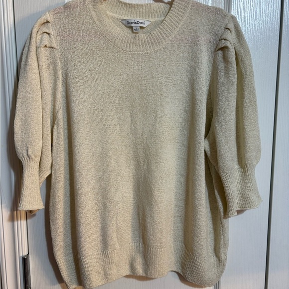 ❤️DAVI & DANI Cream Crew Neck Sweater ❤️ - Picture 1 of 4